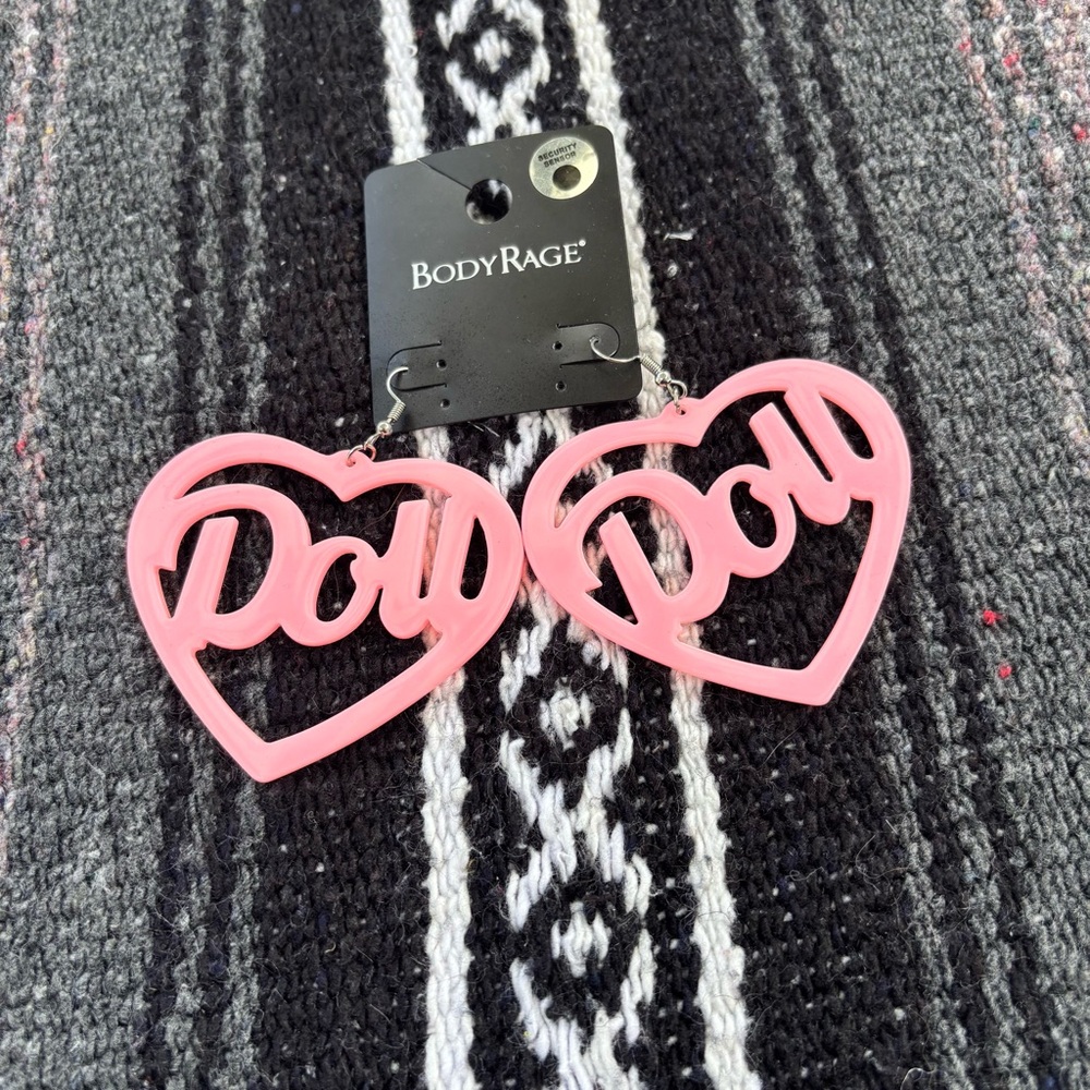 NWT BODY RAGE PINK DOLL HEART DANGLE EARRINGS
